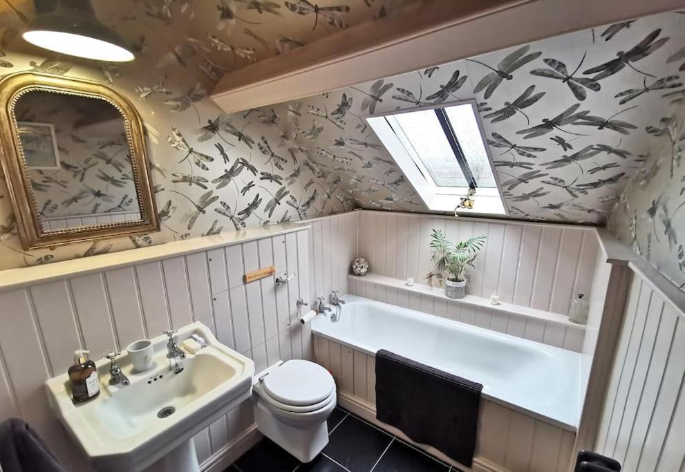 Lovely 2 Bed Annexe Near 솔즈베리 외부 사진